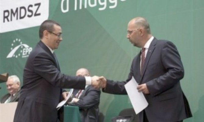 UDMR rămâne la guvernare, însă Hunor renunţă la funcţiile din Guvern